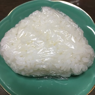 昔懐かしい　甘めの削り粉おにぎり